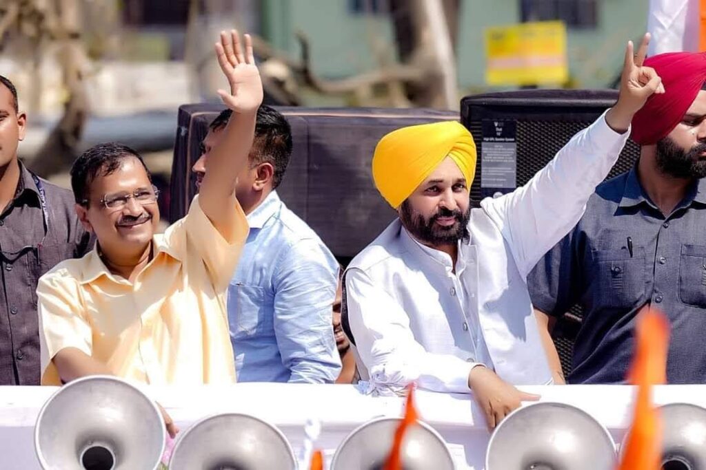 Arvind Kejriwal appreciates Bhagwant Mann for sacking minister on graft charges (file photo)