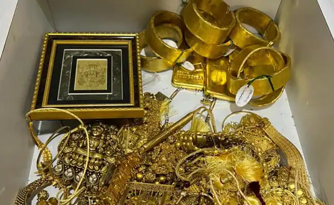 Rs 29 crore, 5kg gold: ED sleuths find more valuables at Bengal minister’s aide’s home