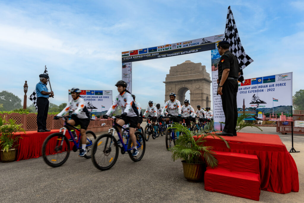 Cycling expedition by Army & Air Force from Delhi to Drass was conducted from Saturday