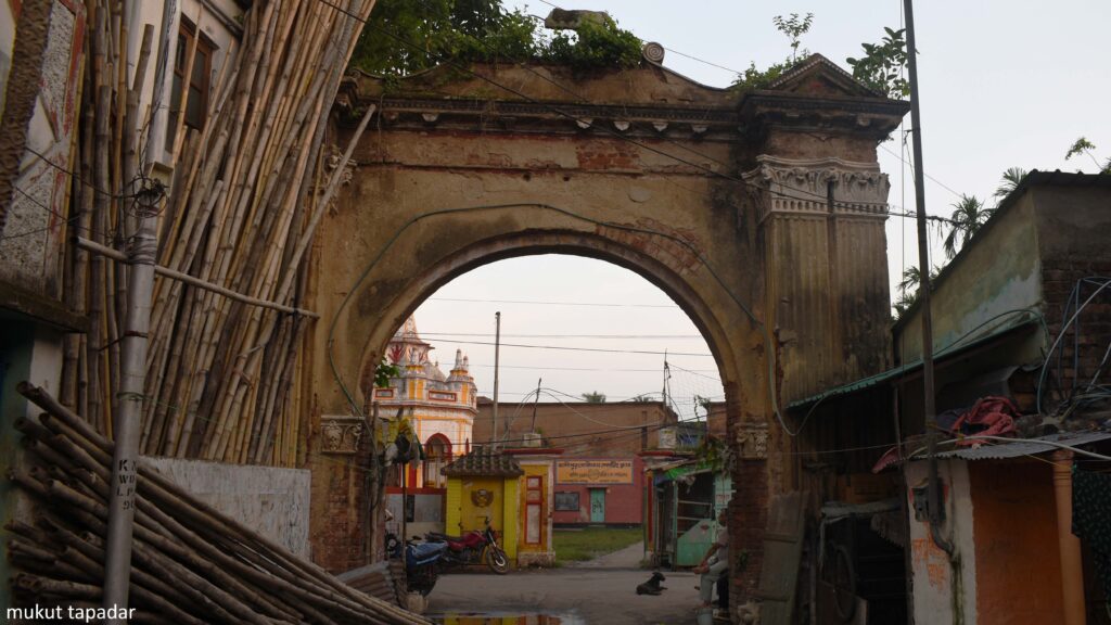 The entrance to Narail Kuthibari (Photo by Mukut Tapadar)