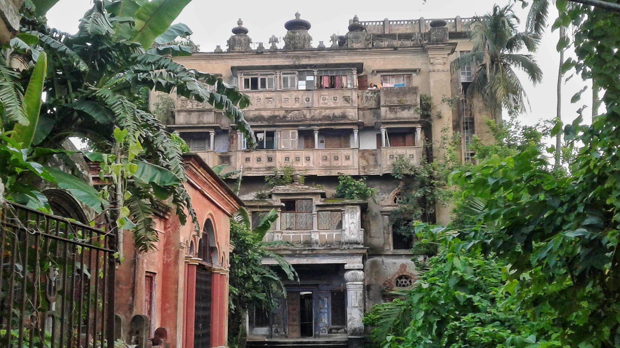 Baranagar Biswas Bari | Photo by Mukut Tapadar