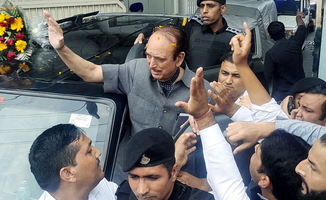 Ghulam Nabi Azad holds mega rally in Jammu, starts new party 