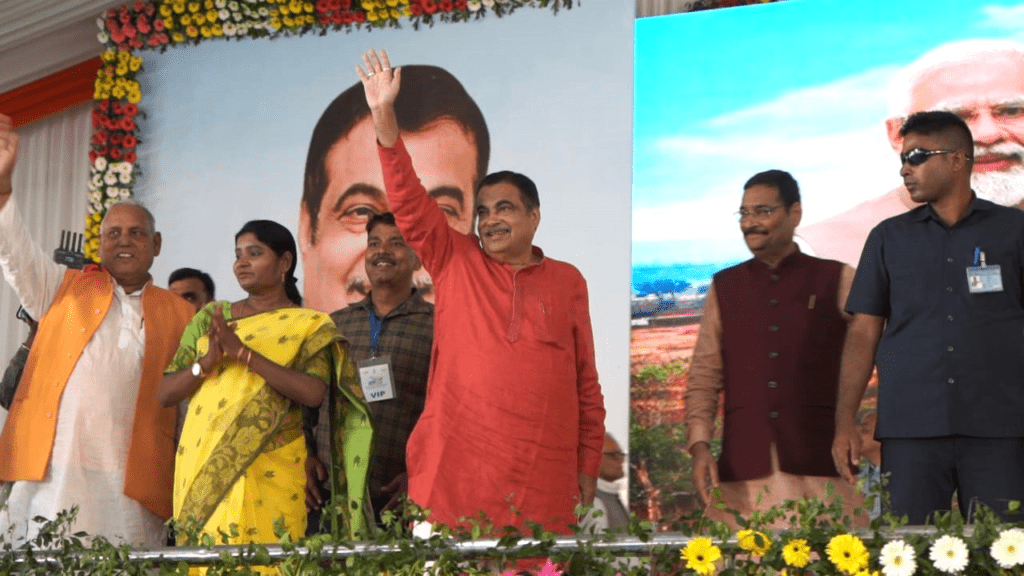 Nitin Gadkari lays foundation stones of road projects in Jharkhand
