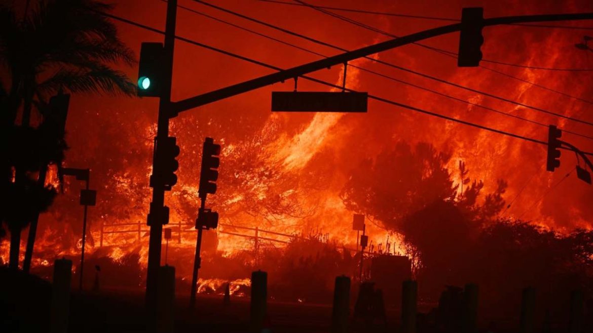 los angeles wildfire, los angeles forest fire, pacific palisades wildfire, pacific palisades forest fire, us news, forest fire, los angeles, california, california fires, california wildfires,