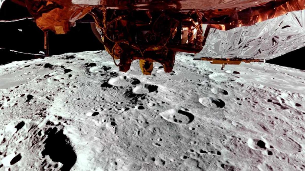 blue ghost, firefly aerospace, moon landing,