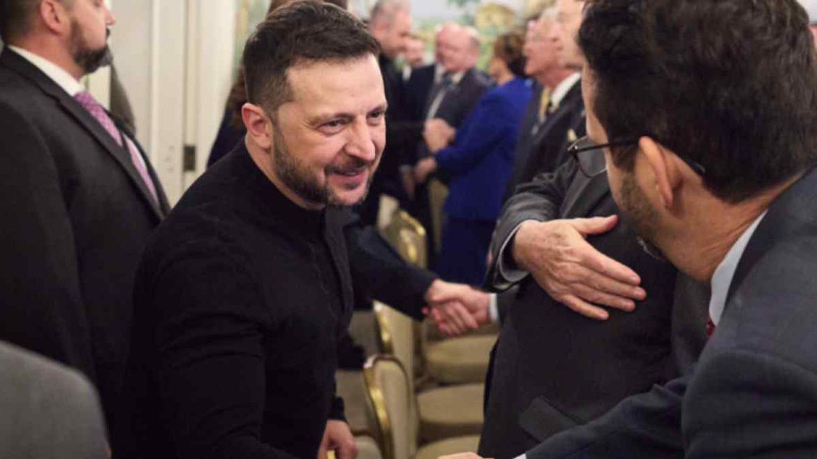 volodymyr zelenskyy, oval office, zelenskyy attire, why dont you wear a suit, ukraine,