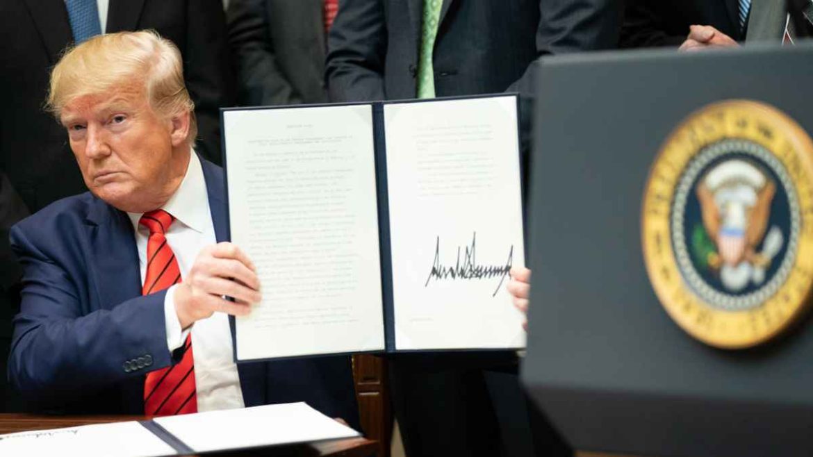 Donald Trump, Donald Trump new order, Donald Trump makes English mandatory for American Truck Drivers, English mandatory for American Truck drivers, US News