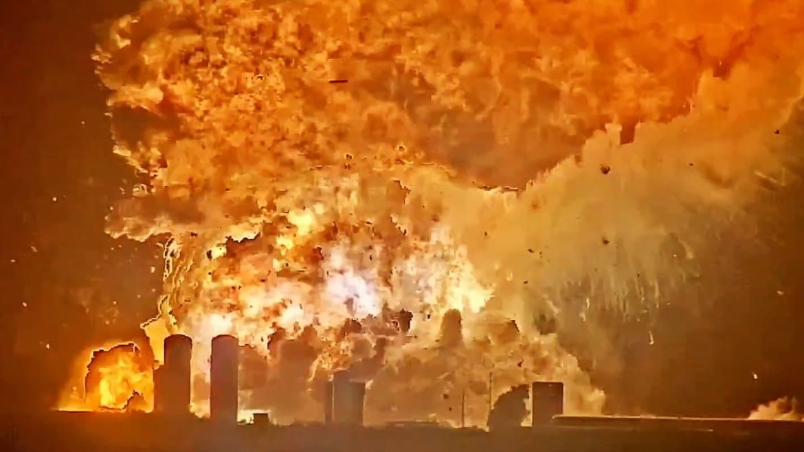SpaceX Starship explosion, Ship 36 static fire test, Starbase Texas blast, SpaceX prototype explosion,