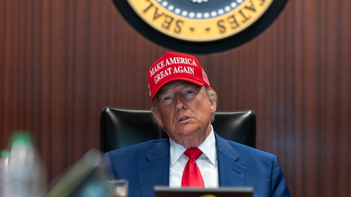 Trump bombs Iran nuclear sites, US strikes on Fordow Natanz Esfahan, Trump Iran nuclear war, B-2 bombers Iran,