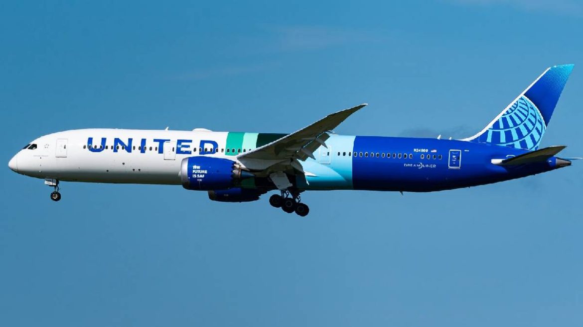 aviation emergency Washington, Boeing 787 left engine malfunction, July 25 UA108 flight issue, United Airlines flight engine failure, Dreamliner grounded Washington Dulles, Boeing 787 in-flight emergency, UA108 flight scare, ILS approach emergency landing