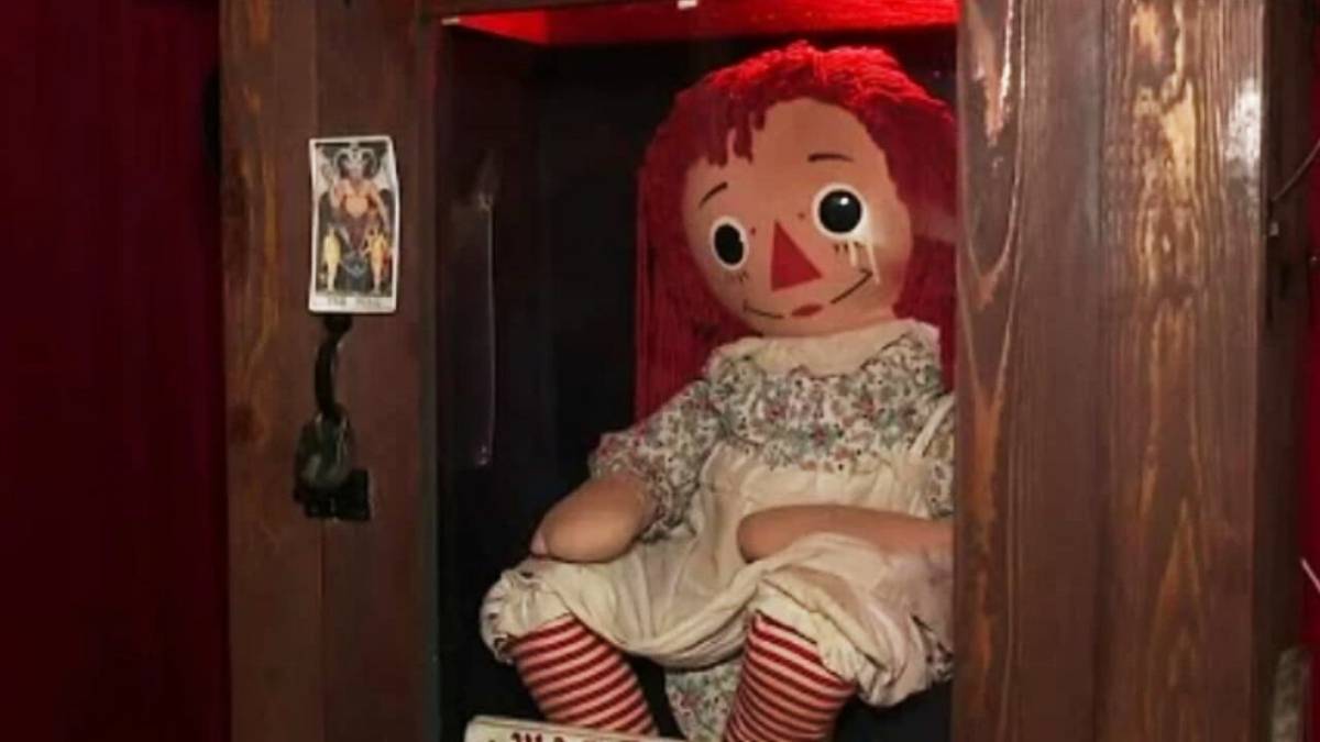 Annabelle doll missing, Annabelle doll paranormal tour, Annabelle doll Warren Museum,
