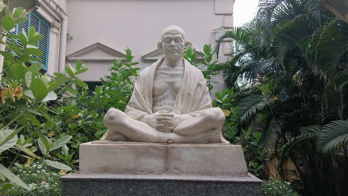 hyderi manzil kolkata, hyderi manzil, gandhi kolkata visit, independence,